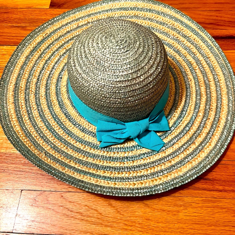 Straw sun hat